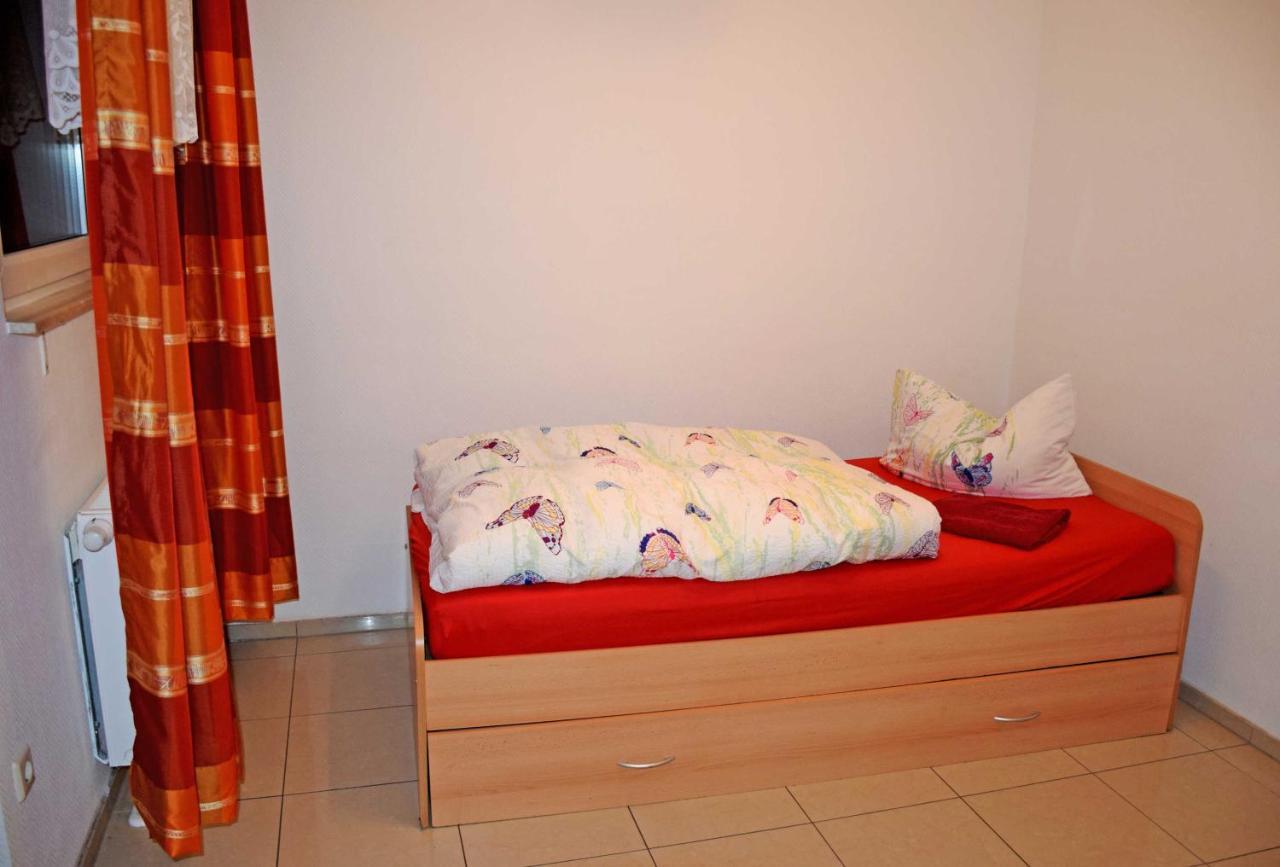 Ferienwohnung/ Ferienzimmer Asche Ашерслебен Екстер'єр фото