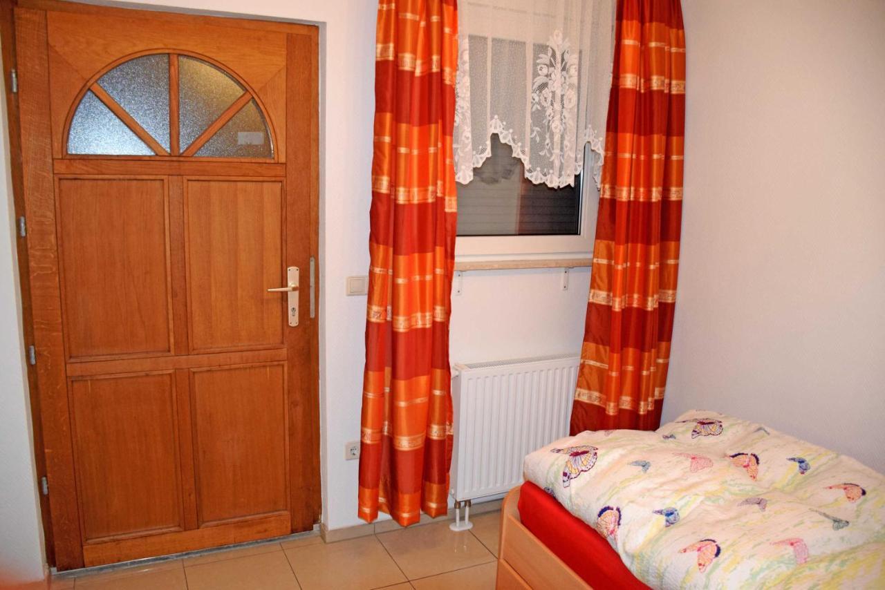 Ferienwohnung/ Ferienzimmer Asche Ашерслебен Екстер'єр фото